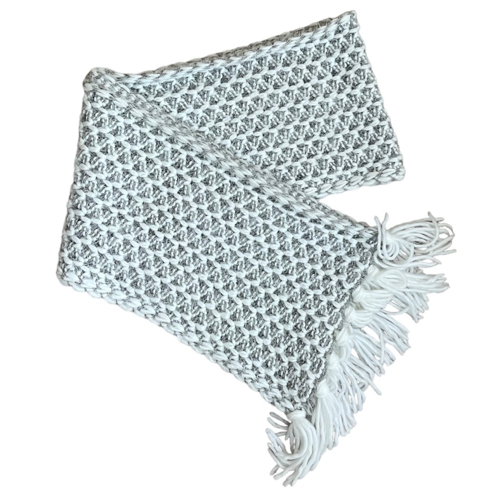 SONOMA | Gray and white scarf with white fringe